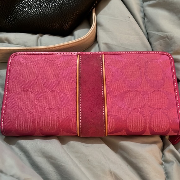 Coach Wallet - Picture 6 of 8